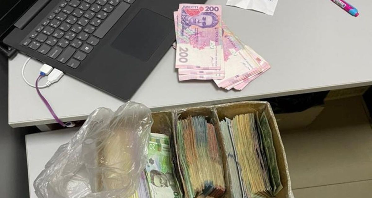 В Киеве «накрыли» сеть мошеннических обменников криптовалют с миллионными оборотами