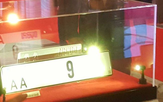 У Дубаї автомобільний номер продали за рекордні 10 млн доларів