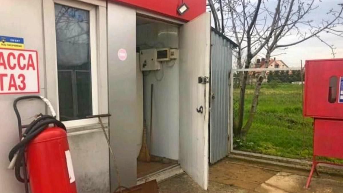Оператор АЗС в Одессе взял 30 тысяч из кассы и инсценировал нападение на себя