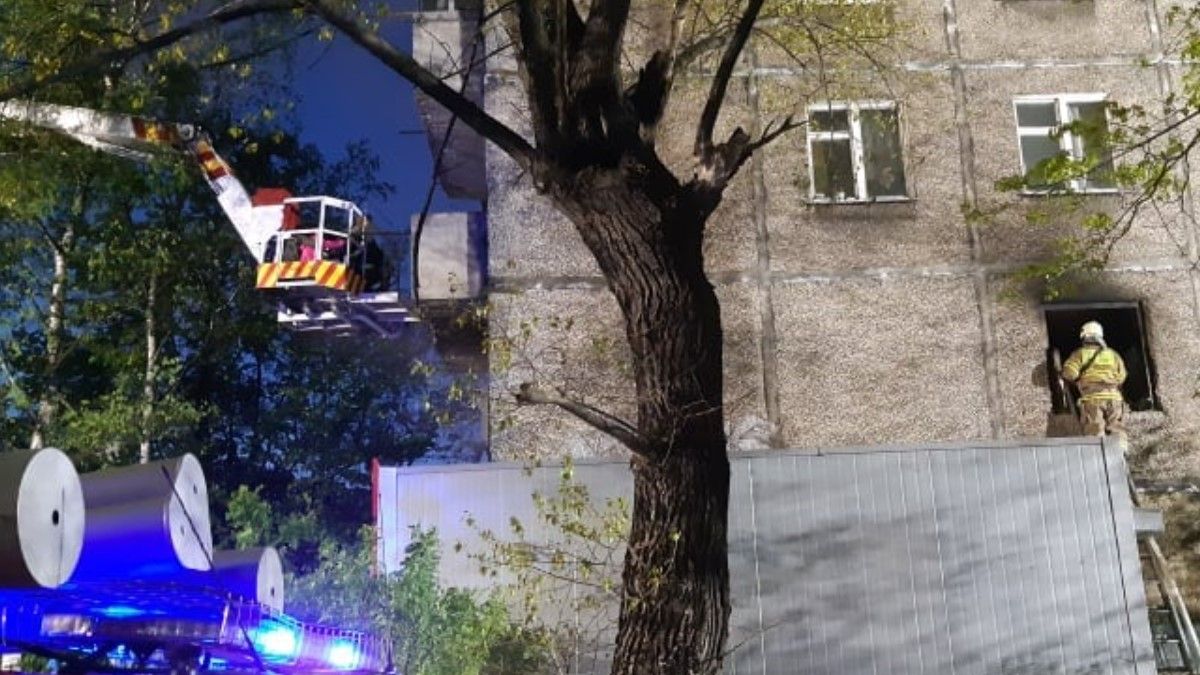 Во Львове из-за пожара в многоэтажке пострадали два человека