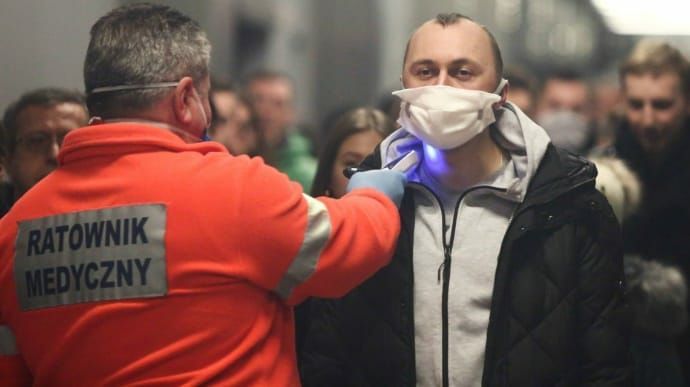 У Польщі можуть пом’якшити карантин раніше запланованого