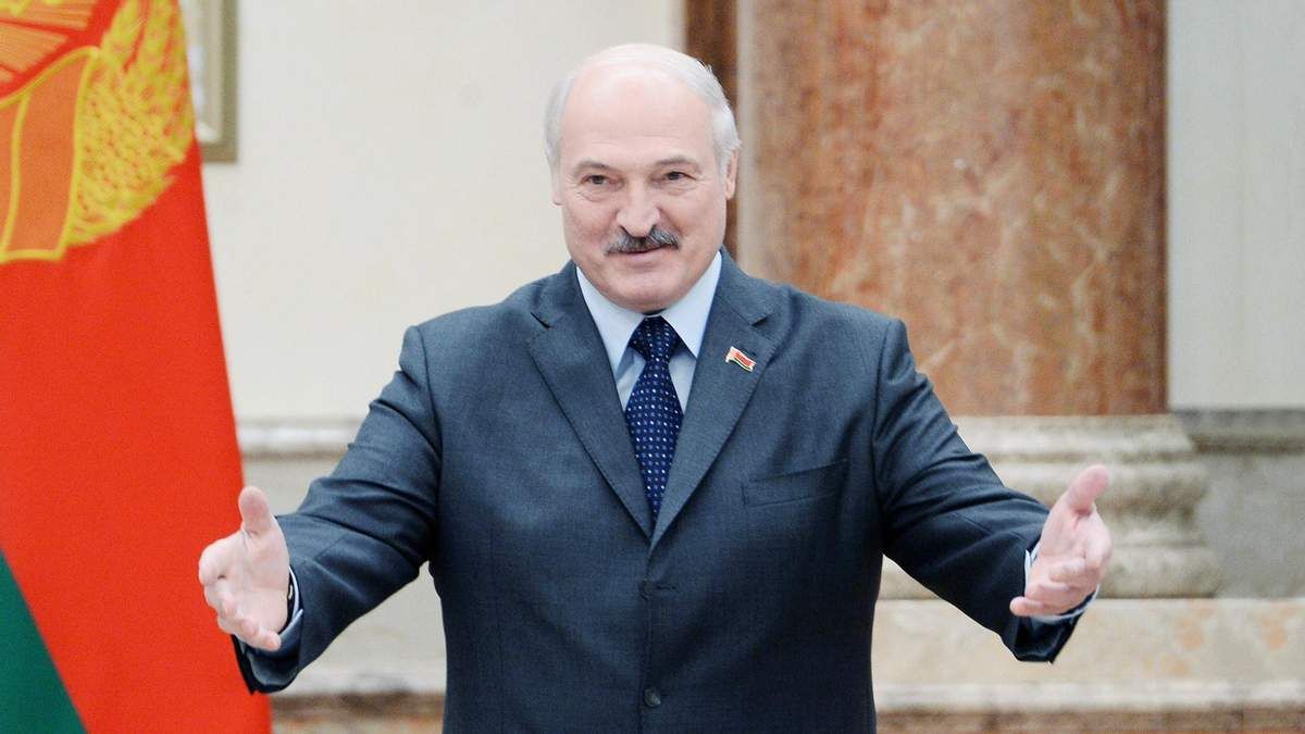 Лукашенко разрешил использовать боевую технику для разгона акций протестов