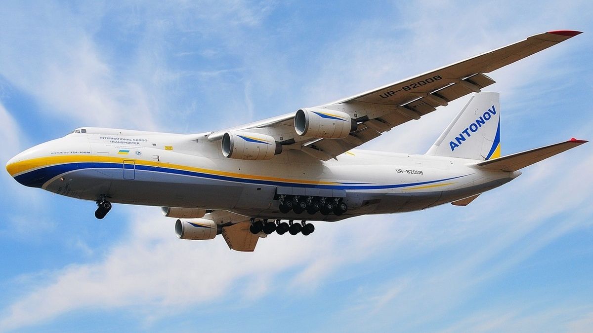 Украинский самолет перевозил истребители из подсанкционной Беларуси в Сербию