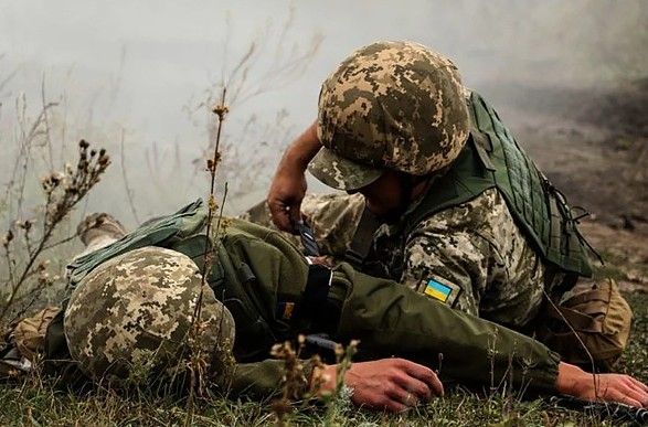 На Донбассе боевики ранили украинского военного