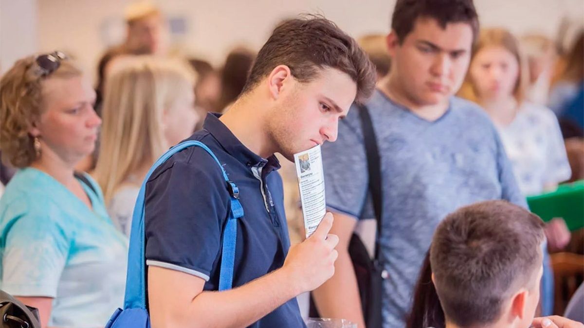 Як в Україні проходять вступні екзамени та творчі конкурси