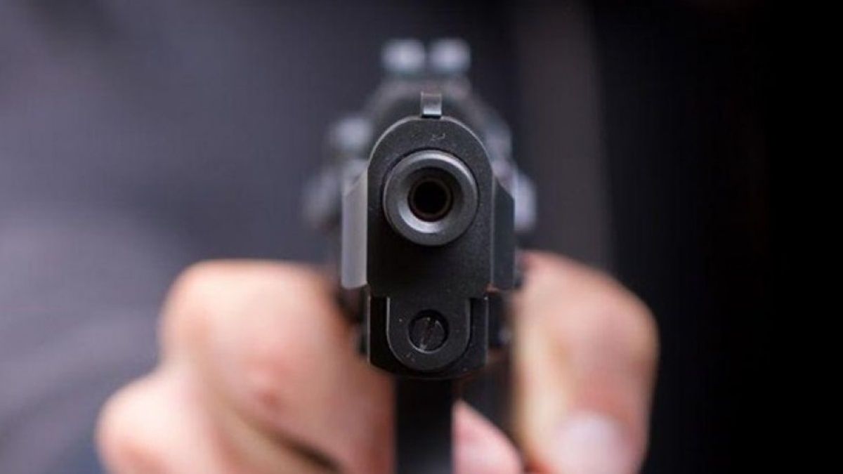 У центрі Миколаєва дві групи почали перестрілку: є поранені