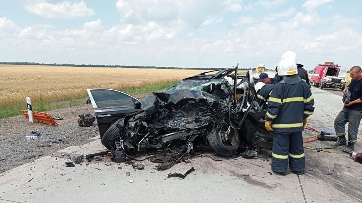 У Миколаївській області зіткнулися автомобілі: загинули троє людей, ще двоє постраждали