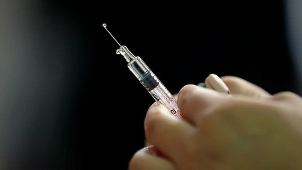 Що робити, якщо вас не записали на другу дозу COVID-вакцинини