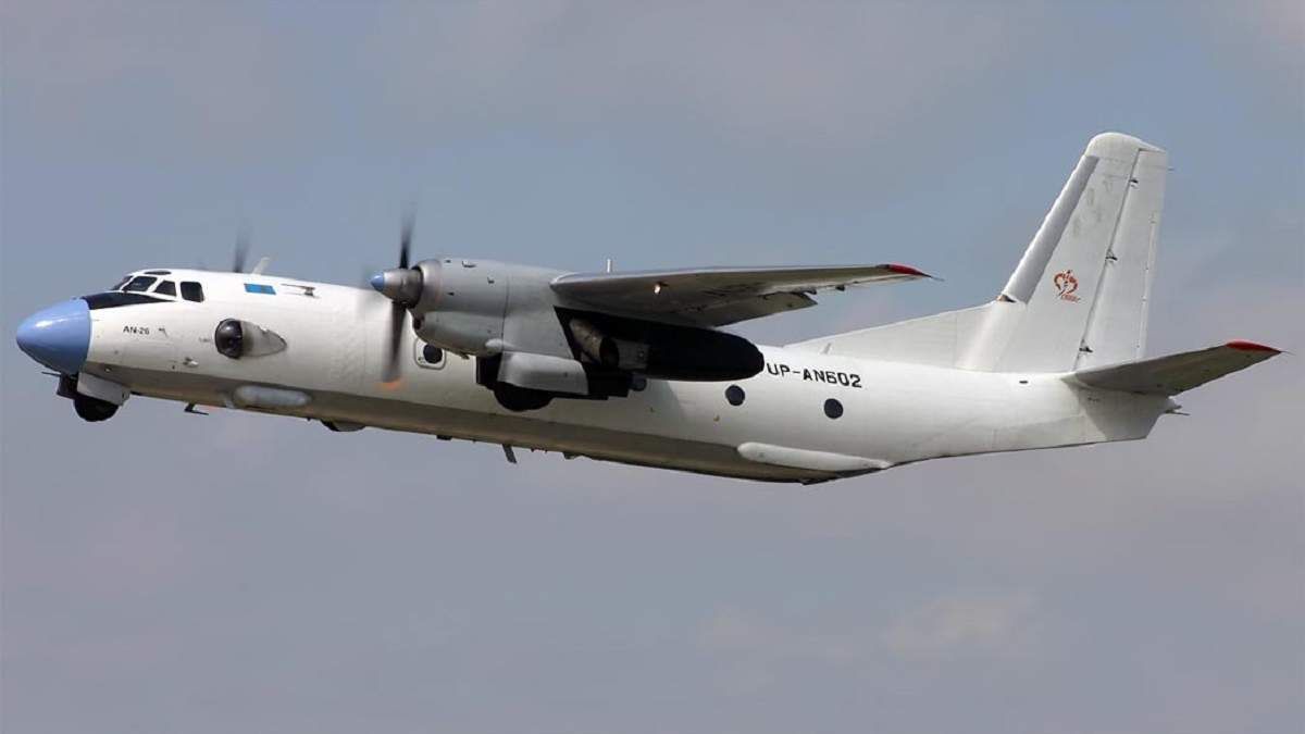 Зниклий в Росії літак Ан-26 зазнав аварії: з води почали витягувати тіла загиблих