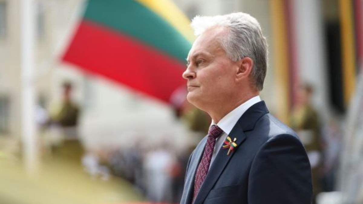 Президент Литвы выразил обеспокоенность действиями РФ в Крыму и у украинских границ