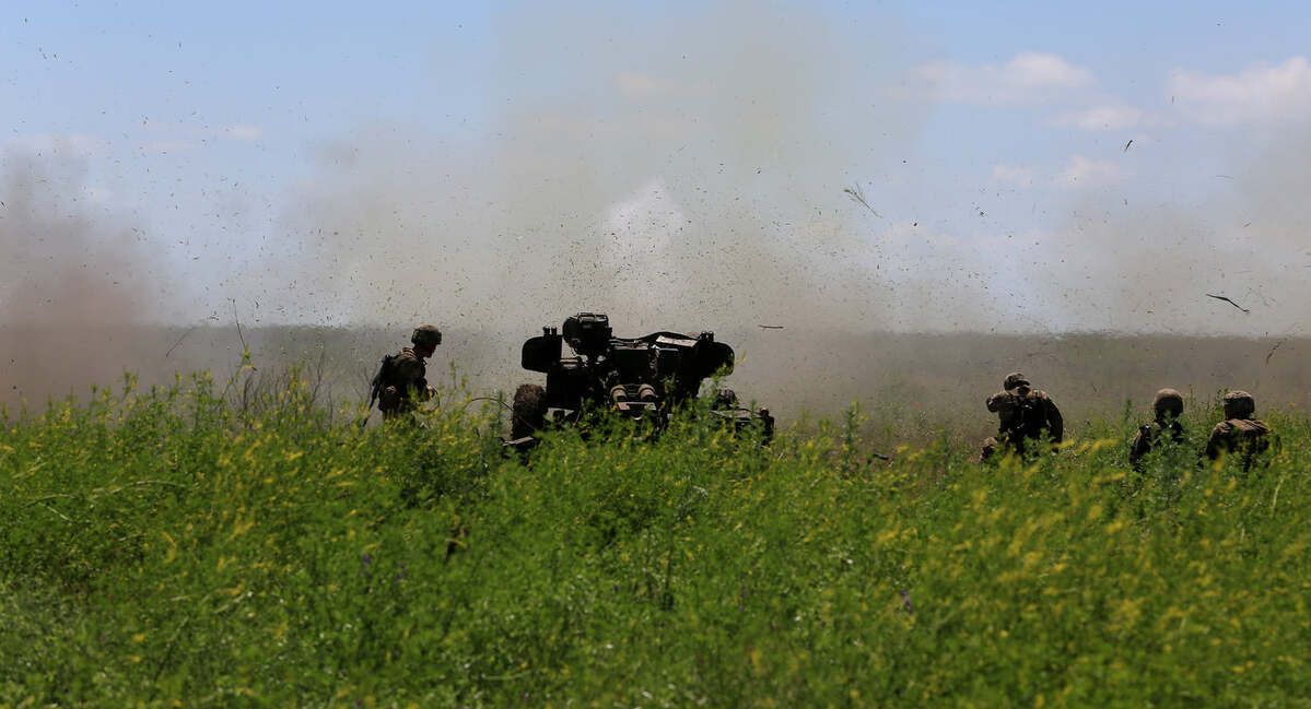 Бойовики на Донбасі шість разів обстріляли українські позиції, поранений військовий