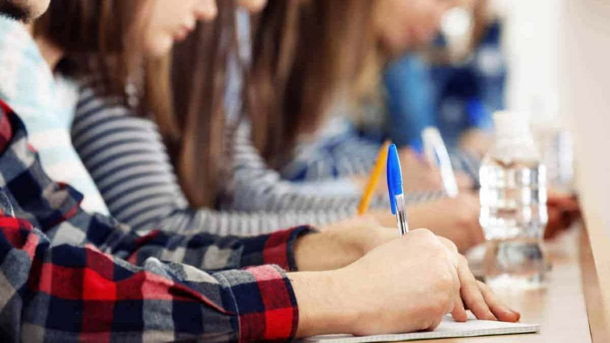 Абітурієнти з окупованих територій можуть подати документи до українських вишів до 24 вересня