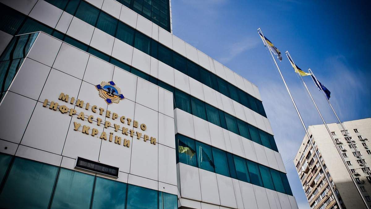 Мининфраструктуры назначило проверку информации о «пьяном» ДТП со смертельным исходом с участием чиновника