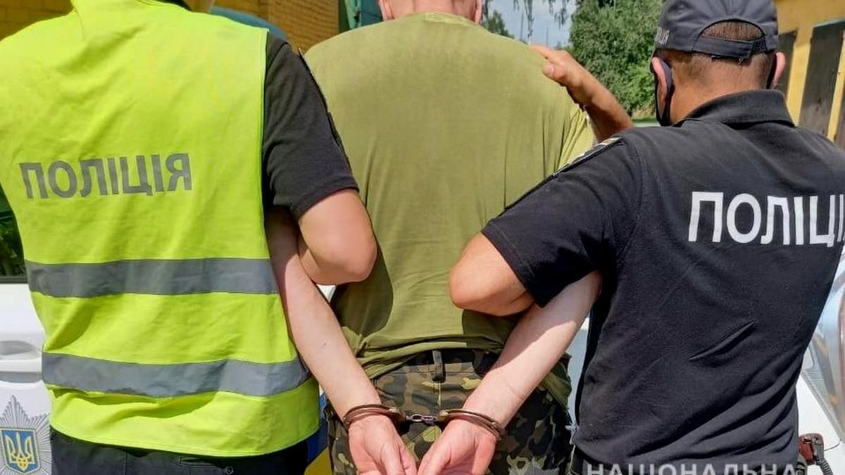 В Сумской области мужчина убил свою 82-летнюю мать, после чего расчленил её тело и спрятал