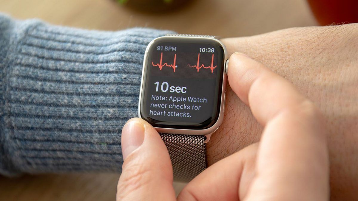 Обновление watchOS 7.6 добавило в Apple Watch поддержку ЭКГ в 30 странах: Украина в их числе