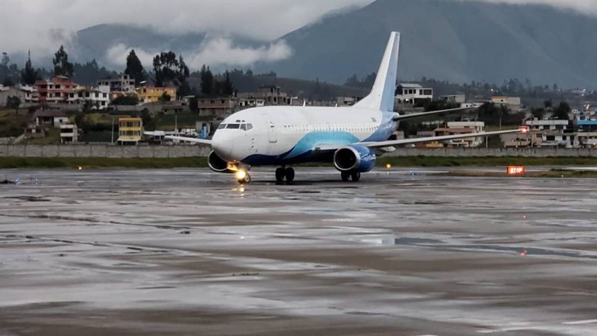 В Украине выставили на аукцион два арестованных самолёта Boeing