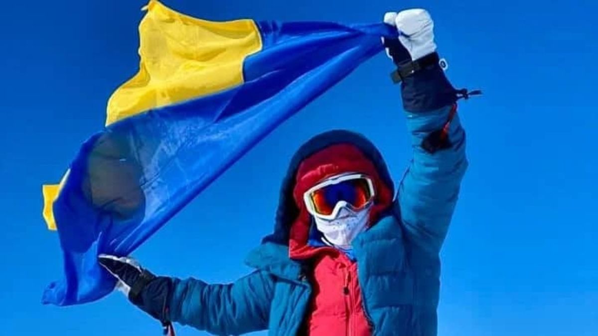 Львів'янка підкорила другу за висотою гірську вершину світу