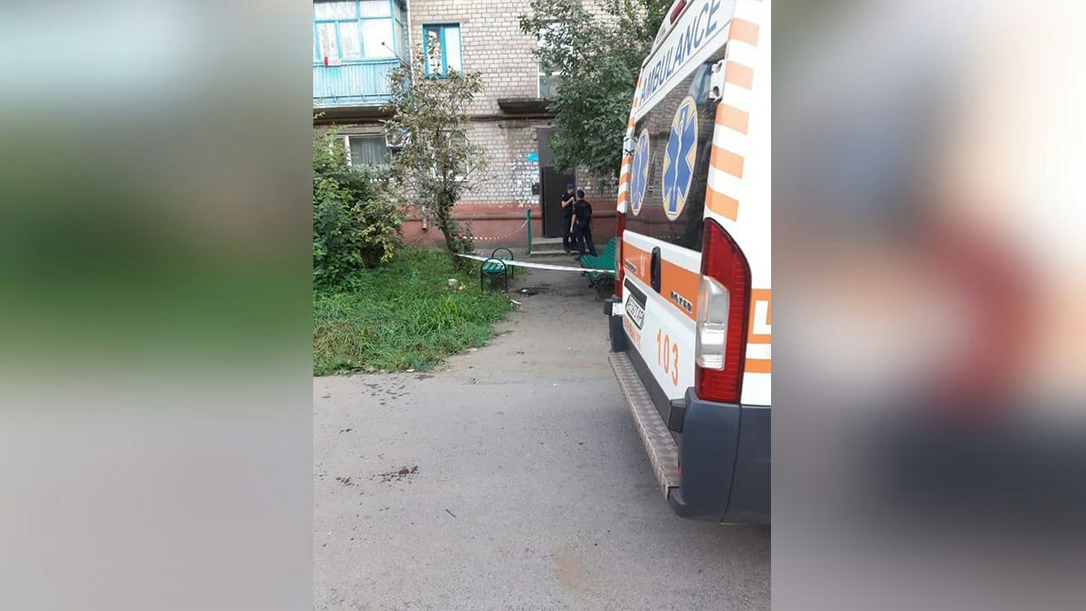 В Кривом Роге мужчина подорвался на гранате, которую держал в руках. За его жизнь борются врачи