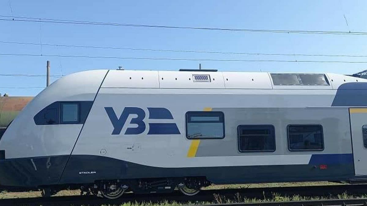 В Украину прибыл электропоезд компании Stadler