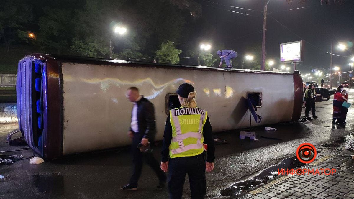 В Киеве перевернулся рейсовый автобус "Кишинёв-Москва": 8 пассажиров забрала скорая, из них трое - дети