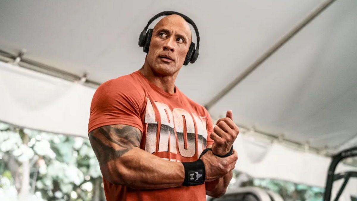 Дуэйн «Скала» Джонсон совместно с JBL и Under Armour представил беспроводные наушники