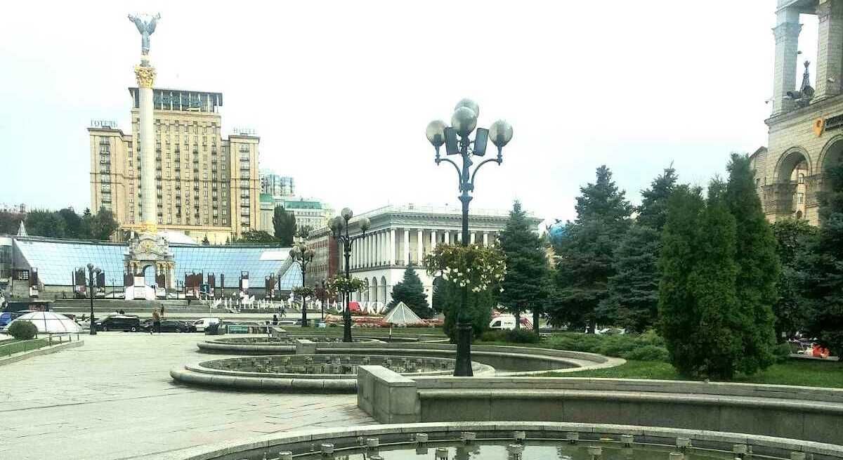У Києві на Майдані Незалежності не працюють фонтани і ТЦ: зникла електрика
