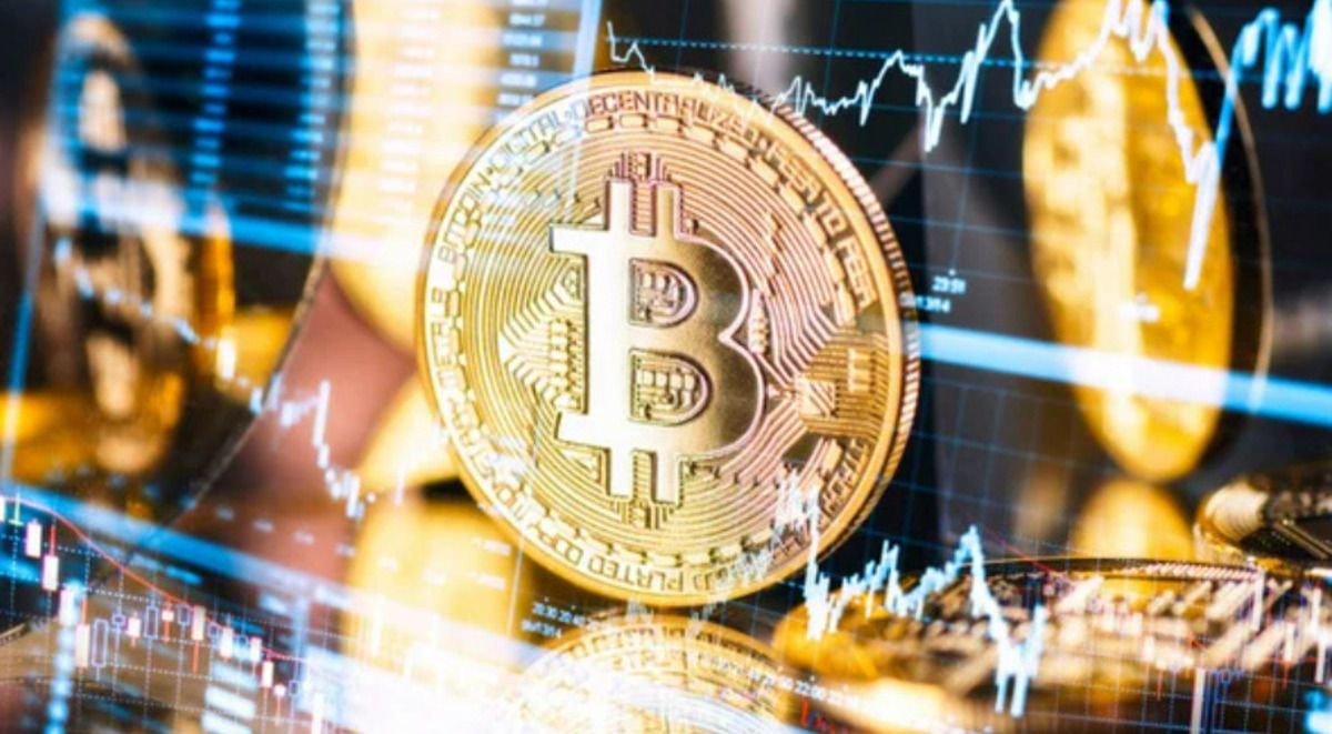 Біткоїн знову різко обвалився: на цей раз на 12%