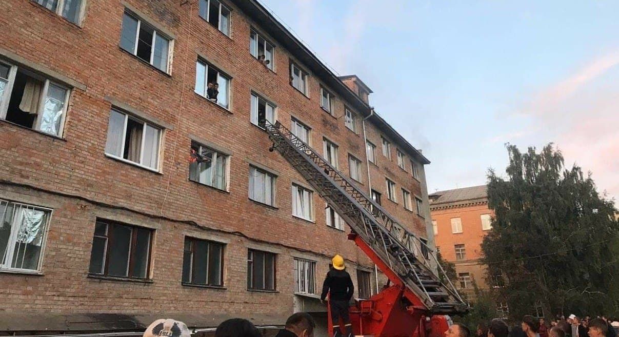 В Умані горів гуртожиток: кількість постраждалих зросла до 7