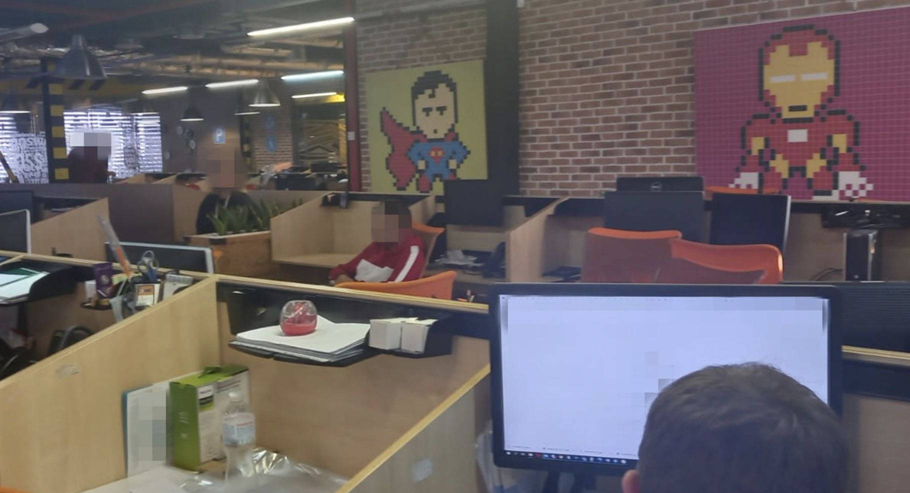 У Києві IT-компанія продавала програму для злому популярних соцмереж і месенджерів