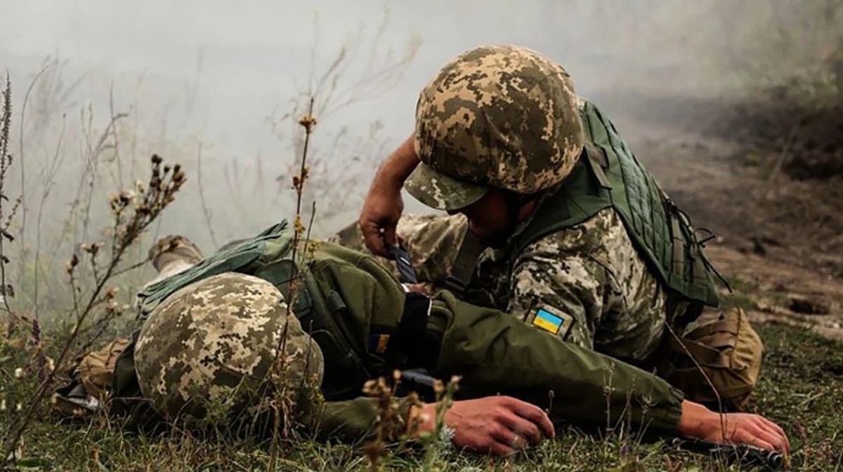 Бойовики на Донбасі 10 раз обстріляли українські позиції і поранили десятьох бійців ЗСУ, є загиблий