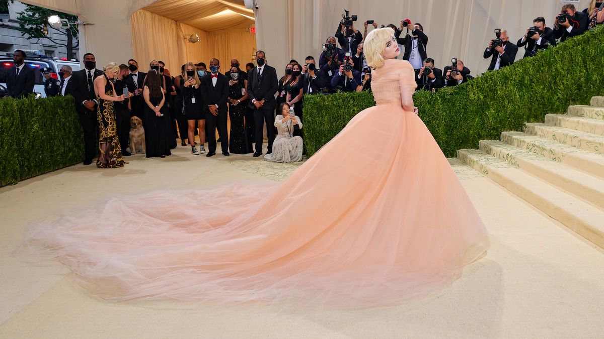 У Нью-Йорку пройшов бал Met Gala: найяскравіші костюми зірок