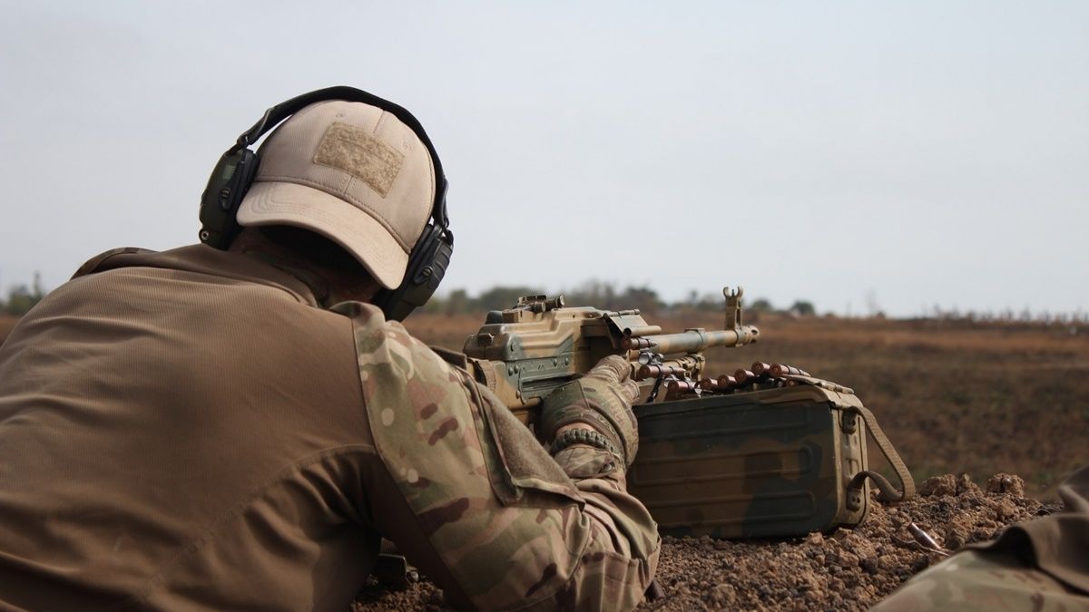 Бойовики на Донбасі 8 разів порушили режим «тиші», поранений мирний житель