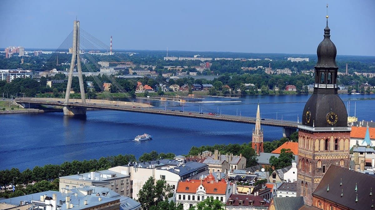 Латвія внесла Україну до списку ризику через ситуацію з COVID-19