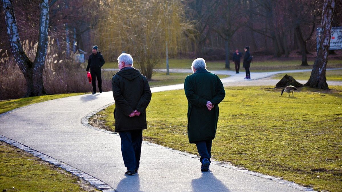 82 % умерших от COVID-19 в Украине — люди старше 60 лет