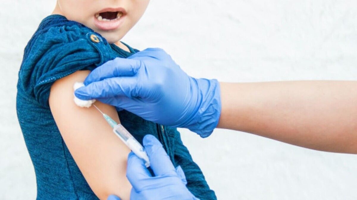 В Украине иммунологи проголосовали за вакцинацию всех детей от 12 лет