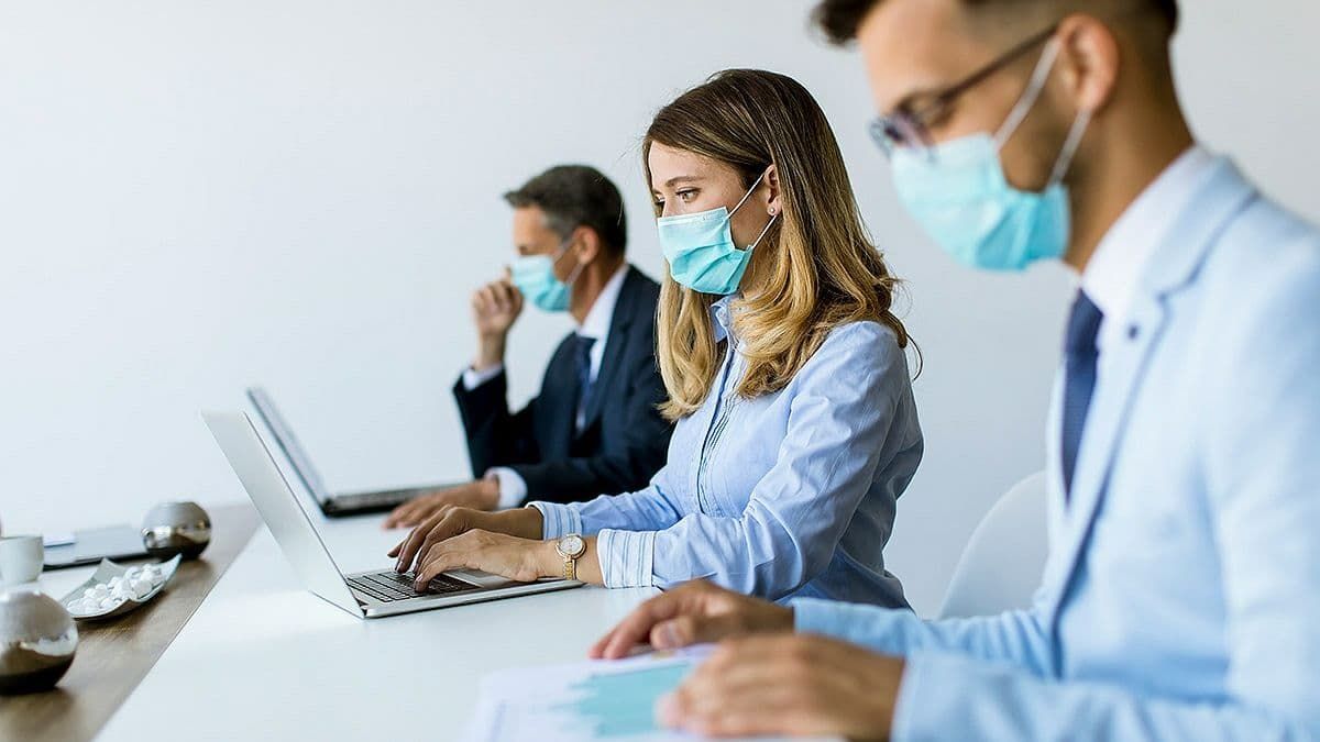 Як зменшити ризик інфікування на COVID-19 на робочому місці: поради від МОЗ