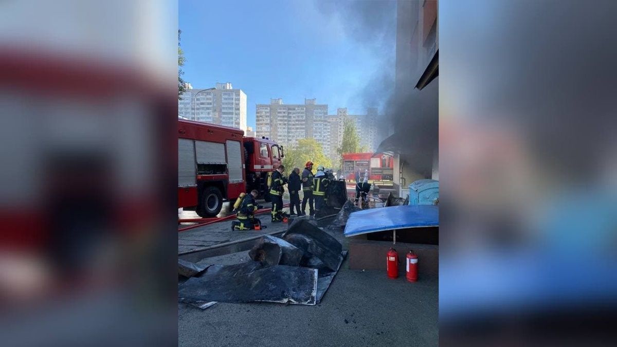 У Києві горіла інженерна гімназія: евакуювали 1 500 учнів