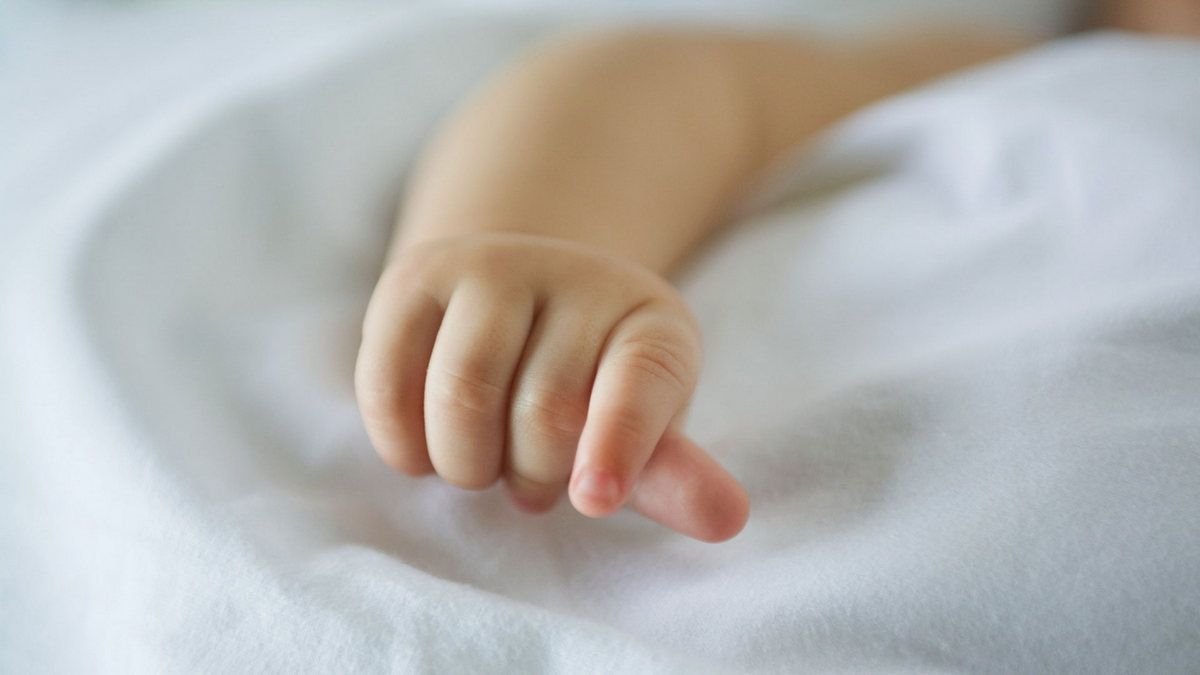У Рівненській області жінка заморозила свою новонароджену дитину: її звільнили з випробувальним терміном