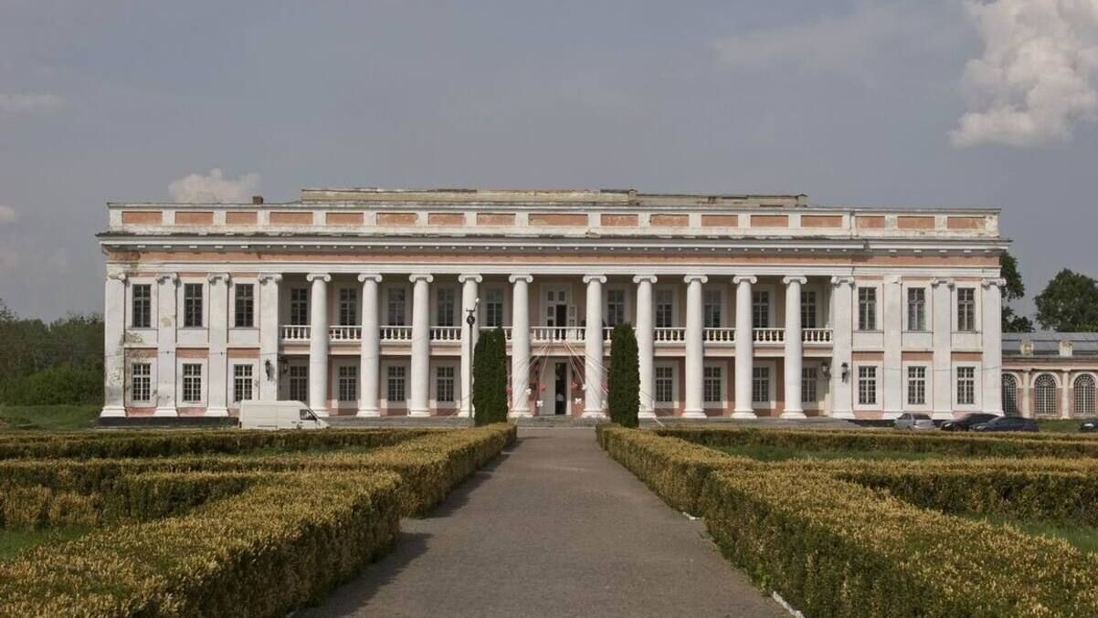 В Україні почнуть відновлювати регіональні палаци культури і філармонії