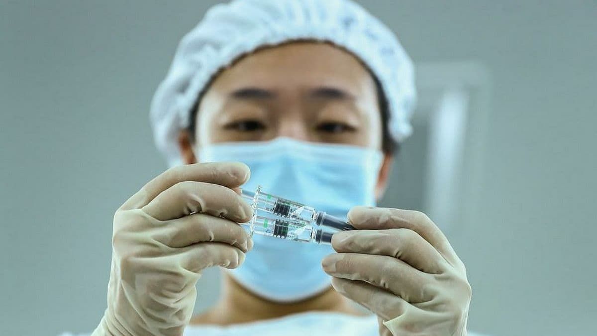 В Китае город с населением 4 миллиона закрыли из-за новой вспышки COVID-19