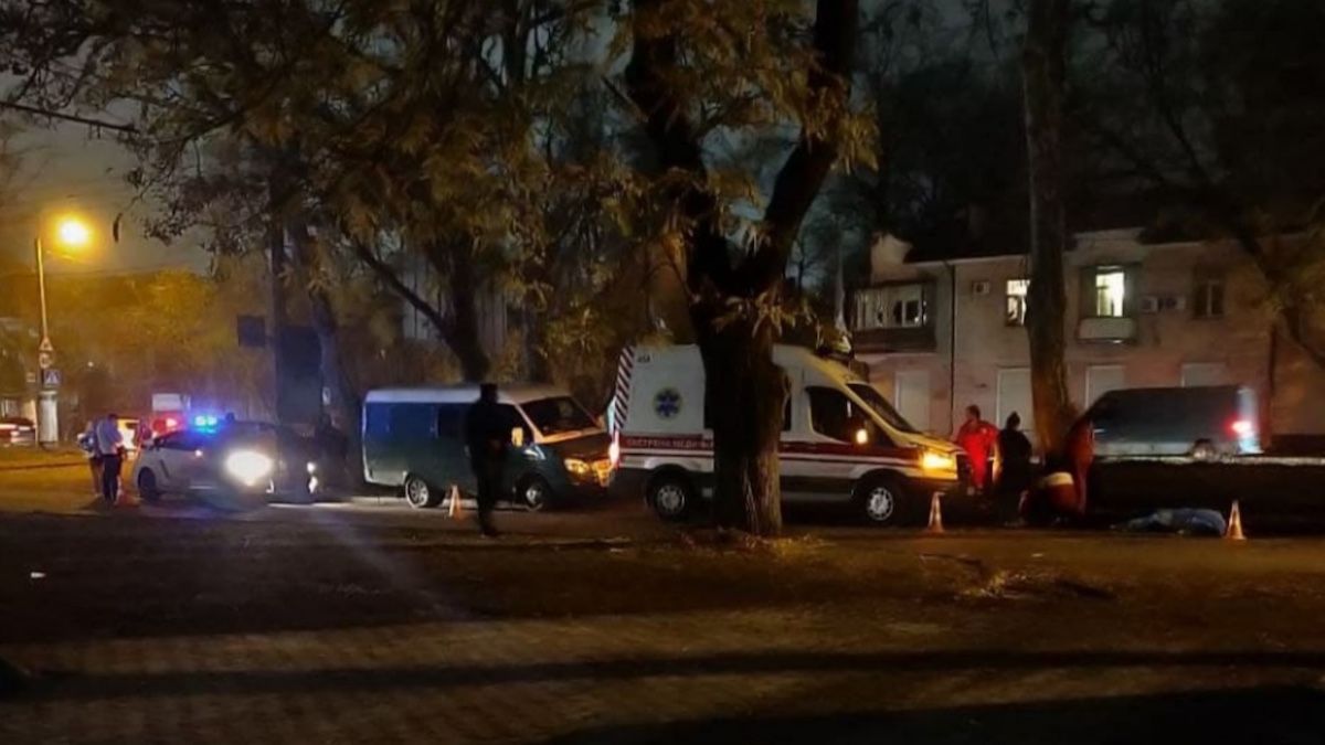 В Одессе Opel сбил двух пешеходов: погибла 15-летняя девочка, парень в больнице