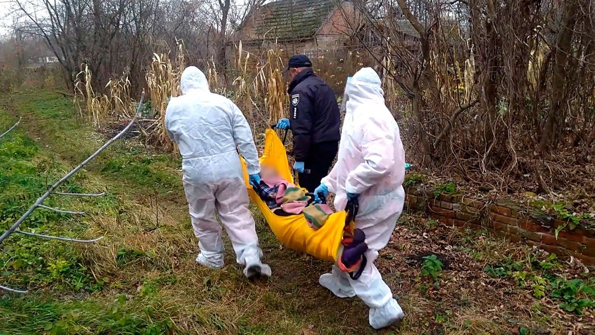 В Полтавской области мужчина не пускал врачей к бывшей жене с подозрением на COVID-19: женщина в тяжёлом состоянии