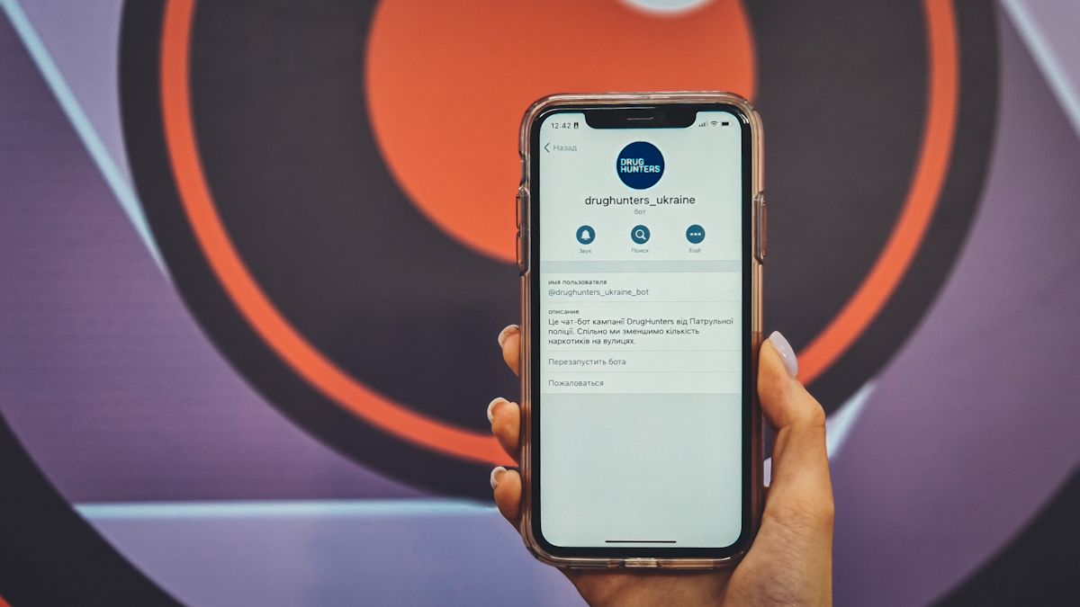 Патрульная полиция Украины запустила Telegram-бот для поимки «закладчиков»: что это и как он работает