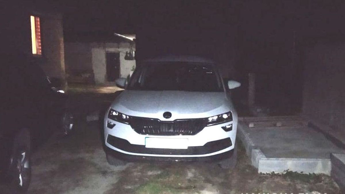 В Ровенской области в авто нардепа бросили коктейль Молотова