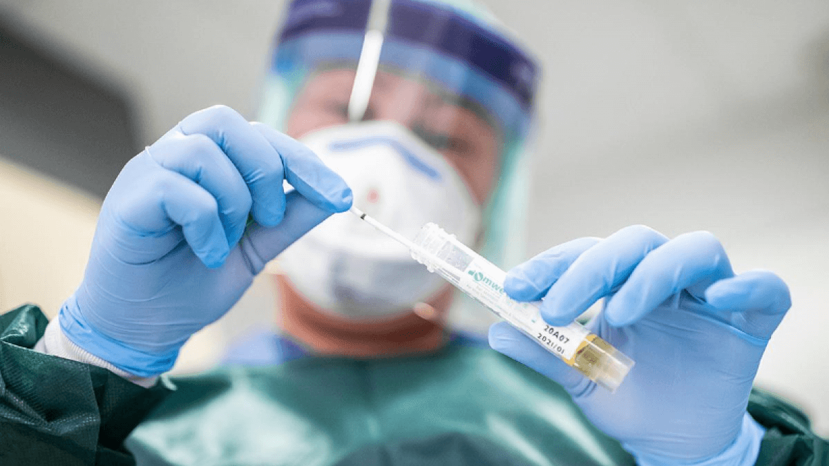 В Украине за сутки 16 308 новых случаев коронавируса: ситуация по областям