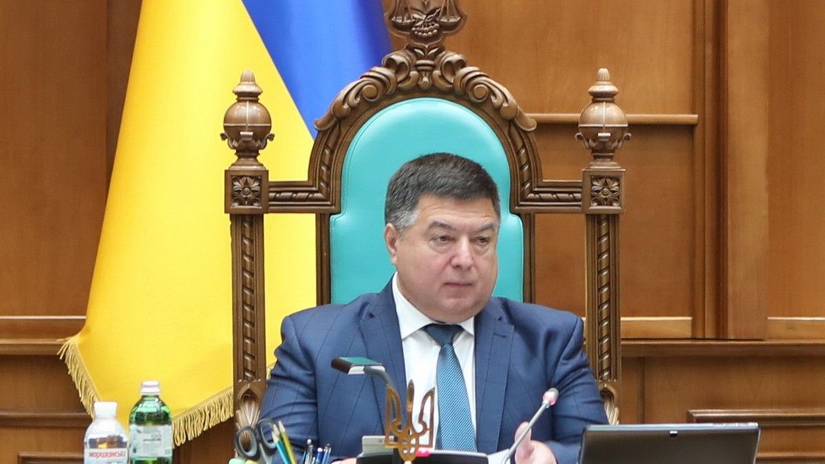 Справа про підкуп свідка та надання неправдивих свідчень: екс-главу КСУ Тупицького відпустили додому