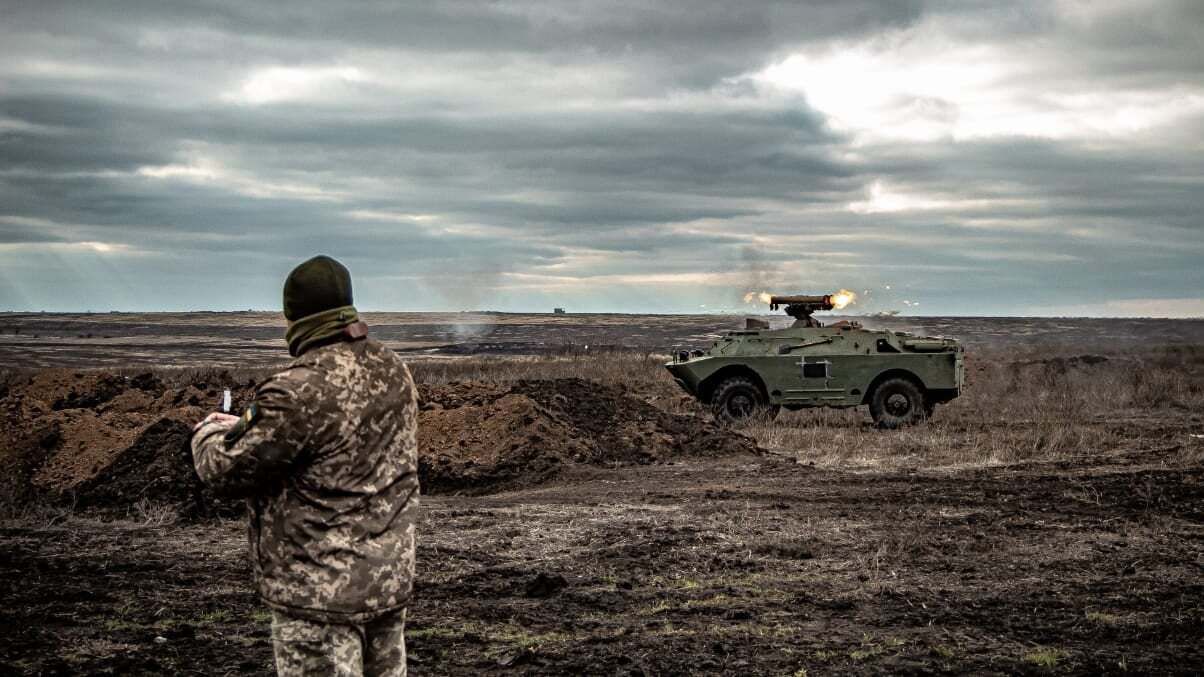 Окупанти на Донбасі обстріляли чотири селища, поранений боєць