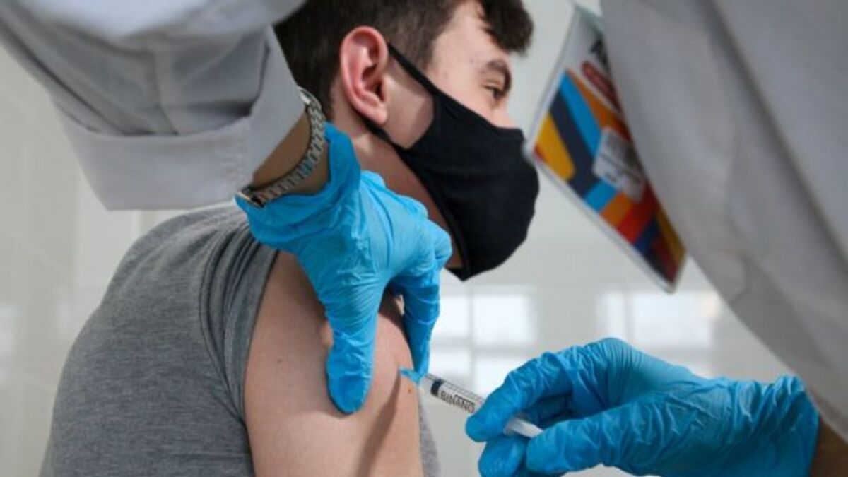 У Європі рекомендують перехресну вакцинацію від COVID-19: що це означає