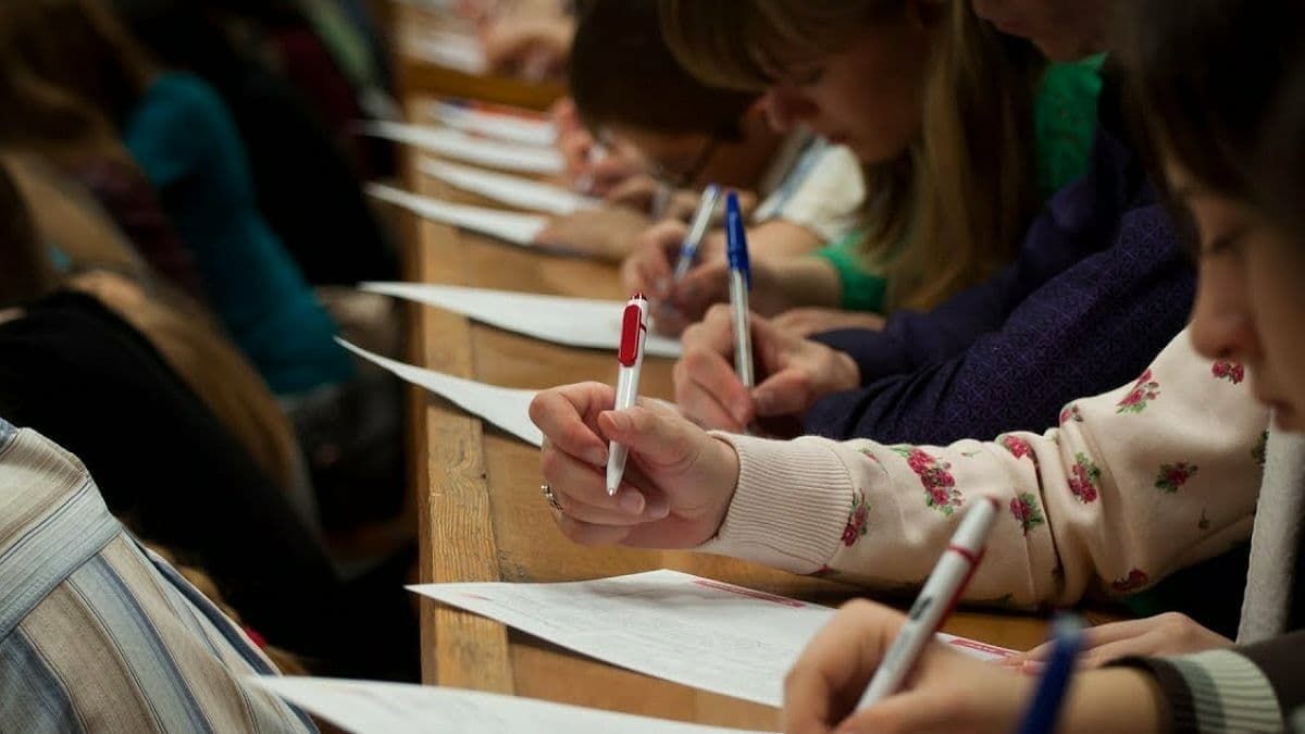 Стало известно, кто лучше всех написал 21-й Всеукраинский Радиодиктант