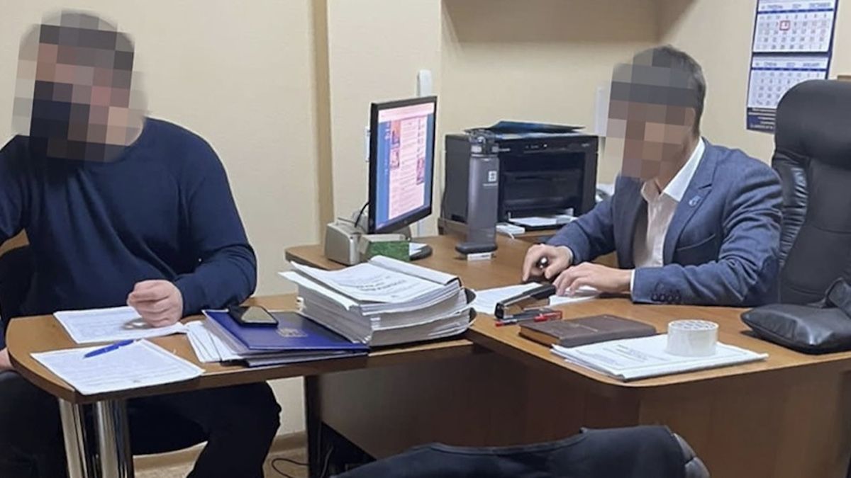 Прокурор гарантував родичу, що той не сяде за замах на вбивство: йому загрожує 10 років.